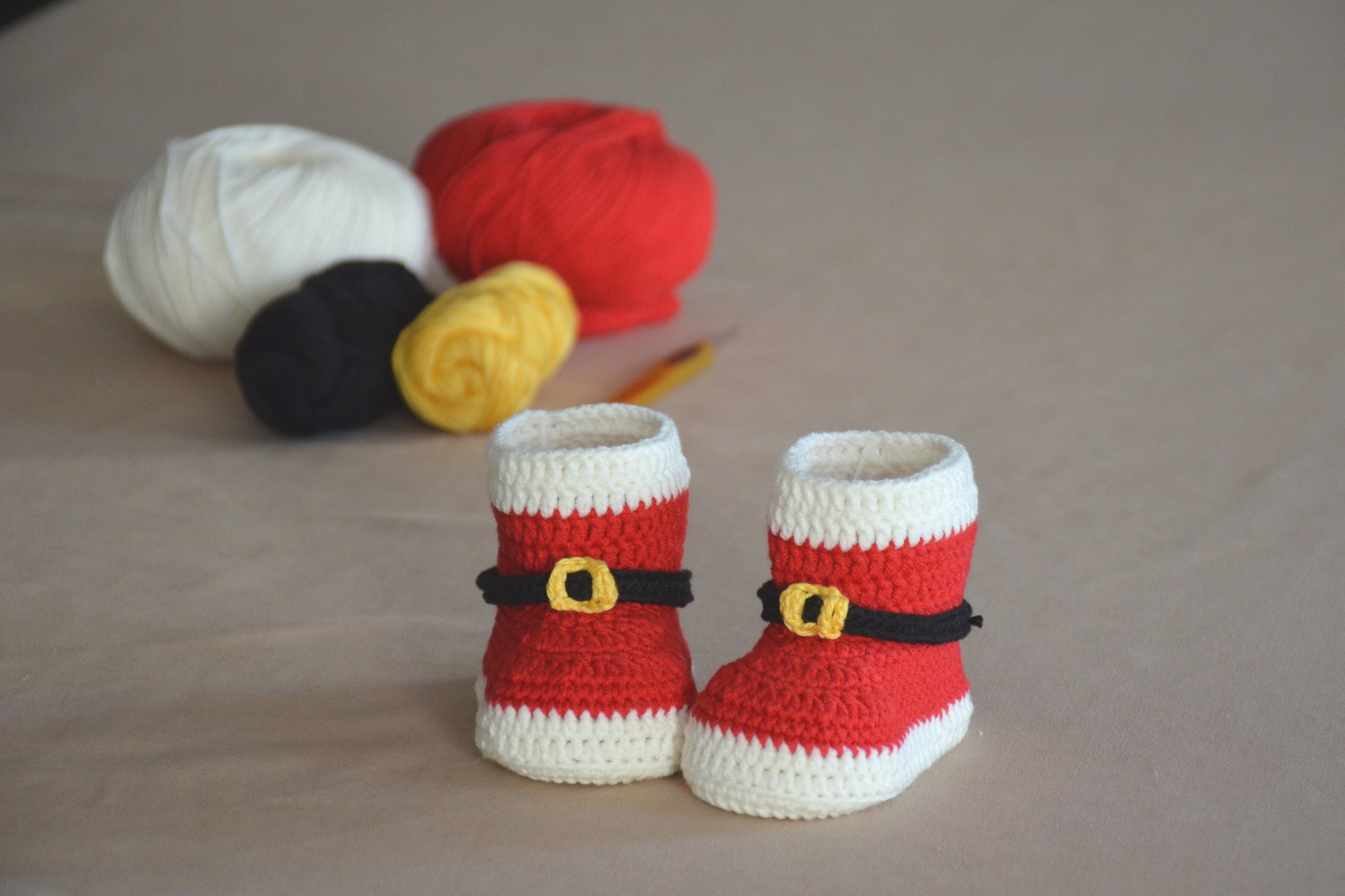 Crochet pattern baby booties, baby shoes crochet pattern