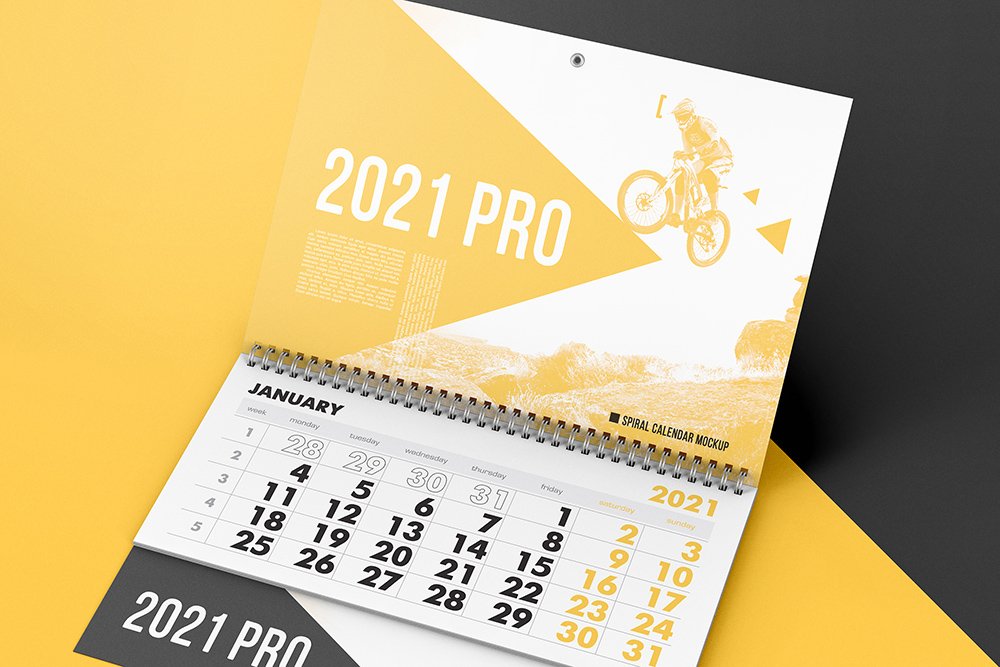Spiral Wall Calendar Mockup (994352)