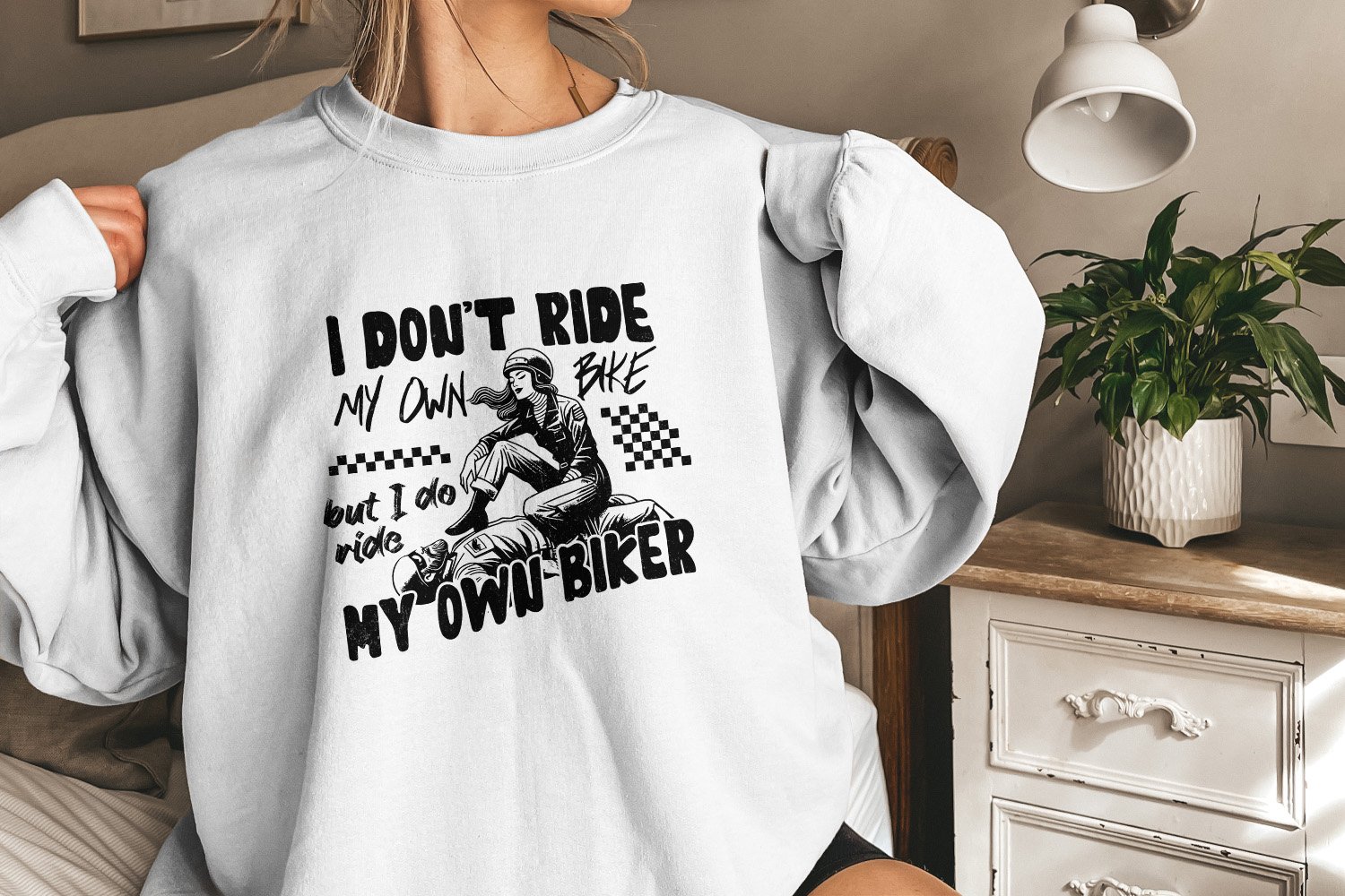 Donna Maglietta Con Scollo A V "Non Vado In Bicicletta Ma Motocicletta" – Stampa Grafica Vintage, 100% Cotone, Nero