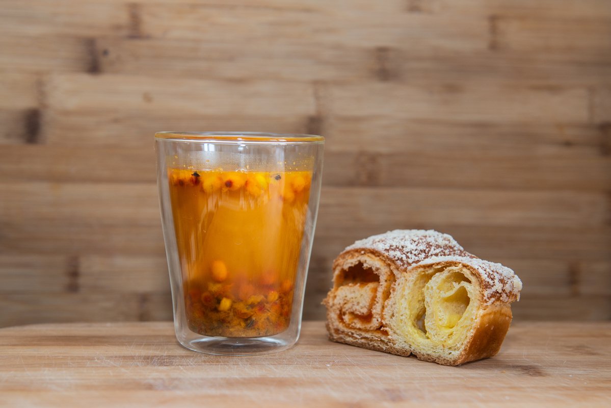 sea buckthorn and orange tea with strudel example image 1