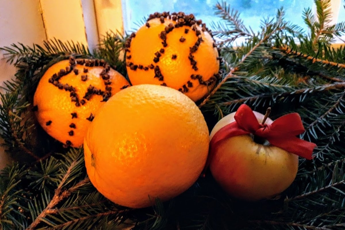 Christmas photos Orange pomander on Christmas tree branches example image 1