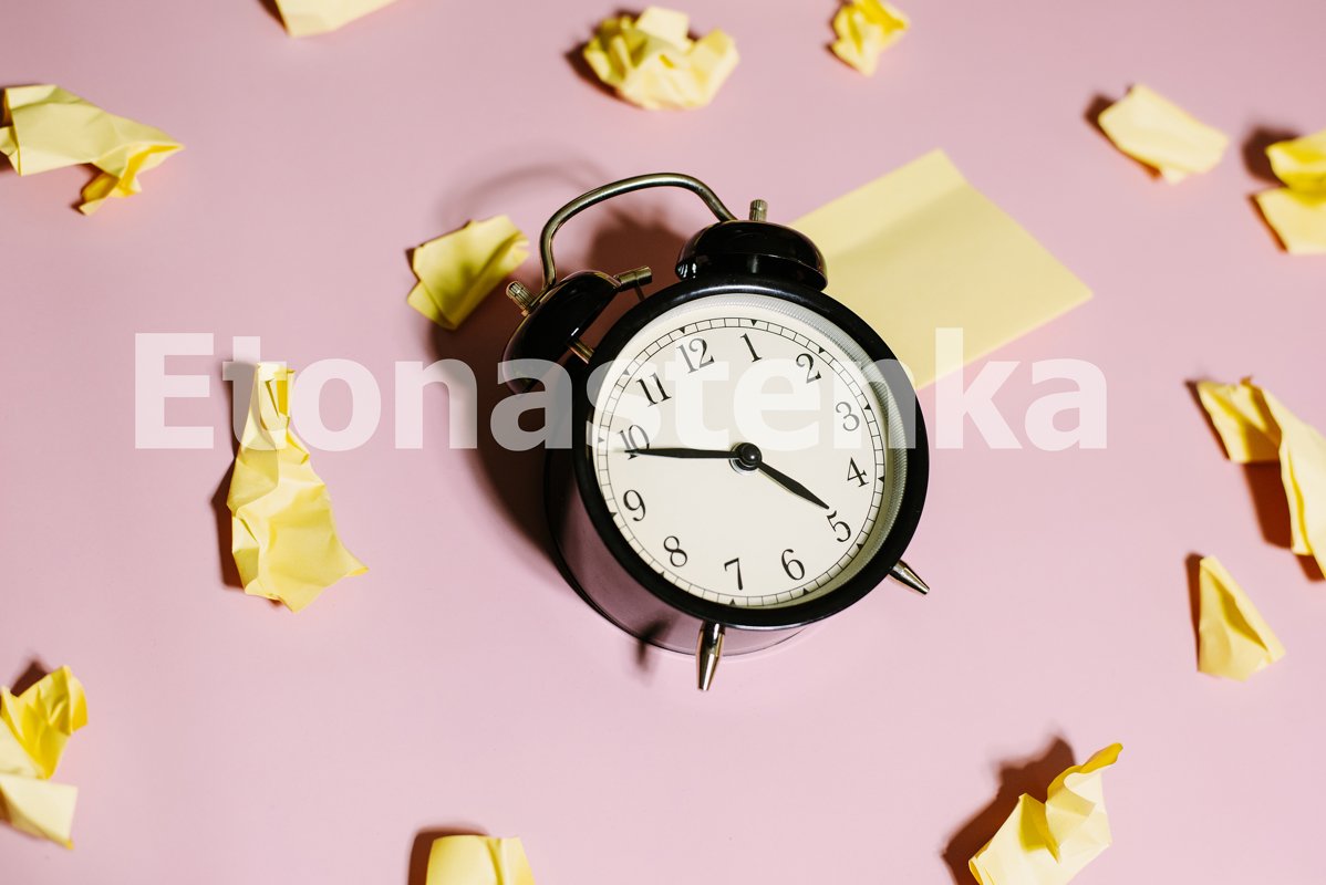 The concept of deadlines and the generation of ideas. example image 1