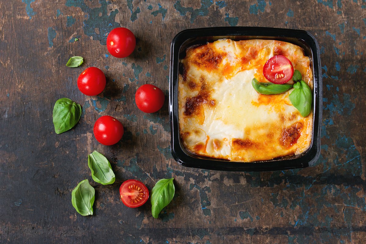 Lasagna in plastic box example image 1
