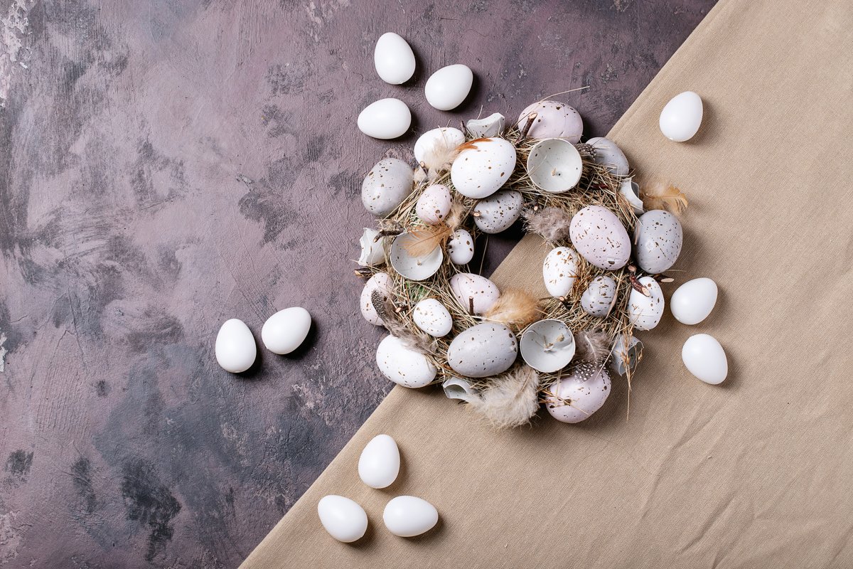 Traditional Easter decoration example image 1