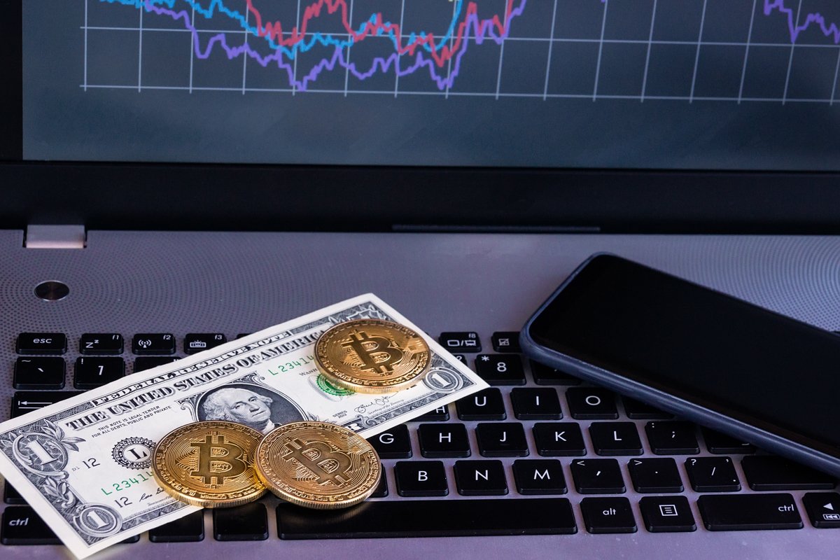 bitcoin laptop chart example image 1