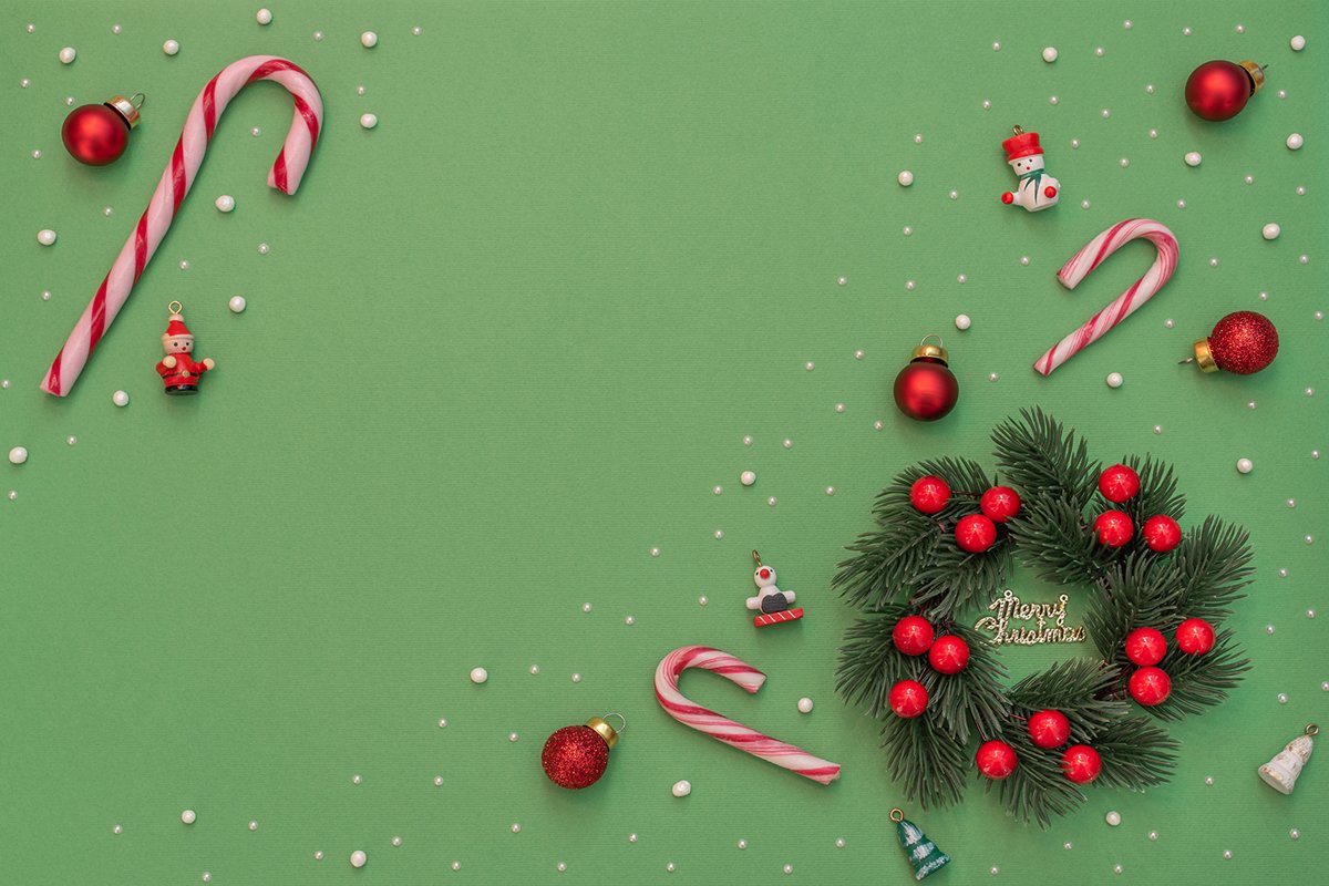 Christmas wreath with berries and Xmas decorations example image 1
