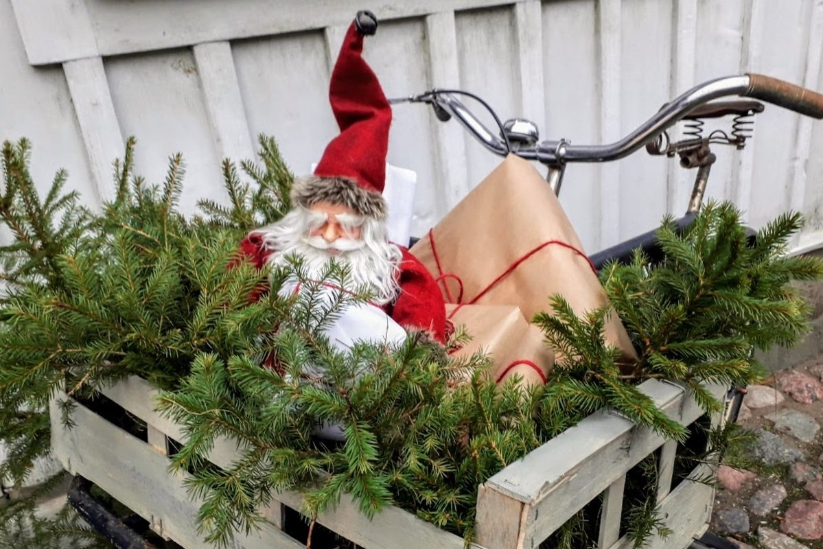 Christmas photos Santa decoration on a bike example image 1
