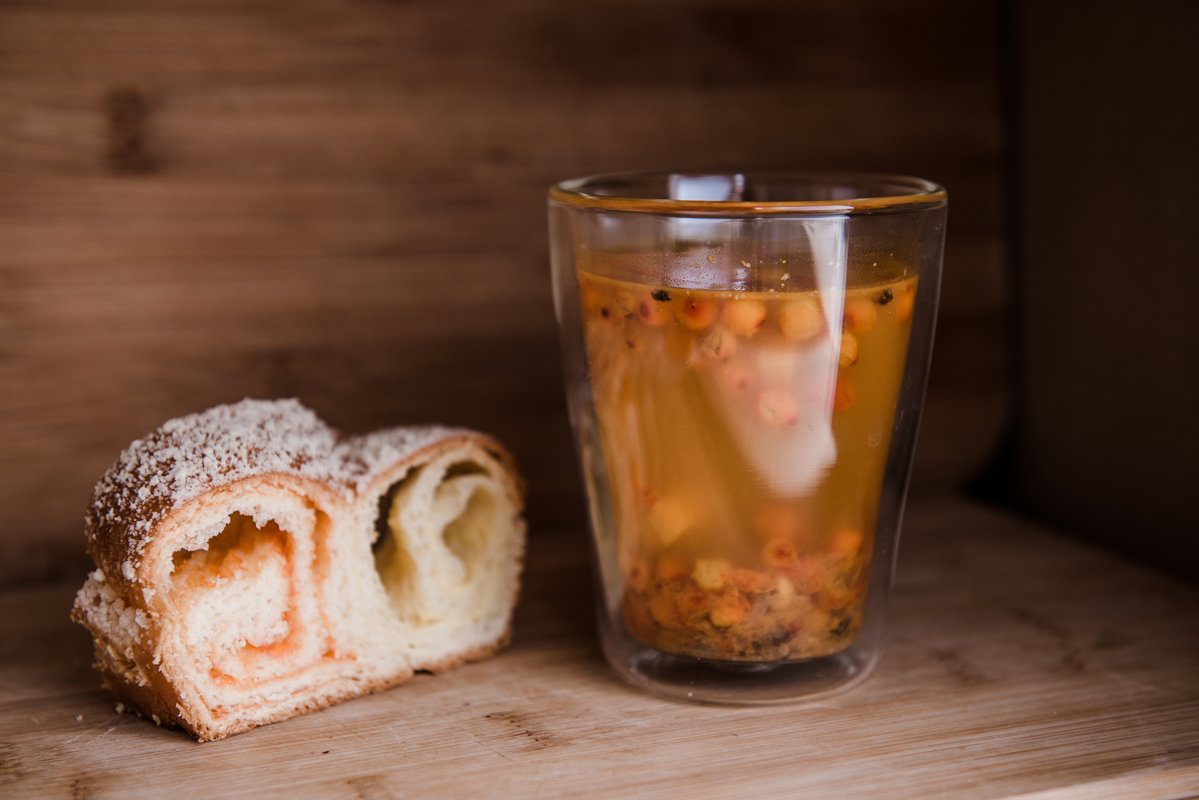 sea buckthorn and orange tea with strudel example image 1