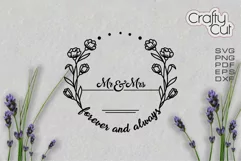 Mr and Mrs sign, Family Last Name Floral wreath, Rustic Sign Product Image 3