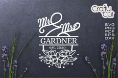 Mr and Mrs sign, Family Last Name Floral wreath, Rustic Sign Product Image 2