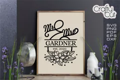 Mr and Mrs sign, Family Last Name Floral wreath, Rustic Sign Product Image 1