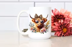 Elegant Highland Cow With Animal Print Sunglasses | Product Image 2