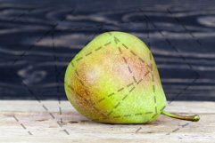 ripe green pear Product Image 1