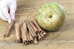 green ripe pears Product Image 1
