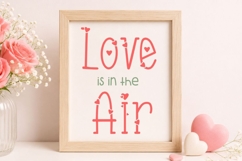 Heart Landing - Cute Valentine Display Font Product Image 4