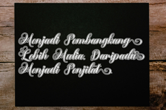 Auranytha Script Product Image 5