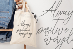 Bearetta - Beautiful Handwritting Font Product Image 6