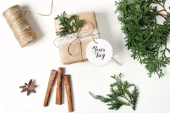 Mockup of Gift Box w Round Tag. PSD Product Image 1