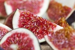 sliced fruit of ripe figs Product Image 1
