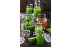 Green spinach smoothie Product Image 1