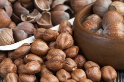 hazelnuts peeled from the shell Product Image 1