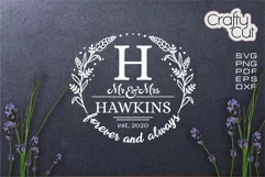 Mr and Mrs sign, Family Last Name Floral wreath, Rustic Sign Product Image 2