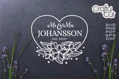 Mr and Mrs sign, Family Last Name Floral wreath, Rustic Sign Product Image 2