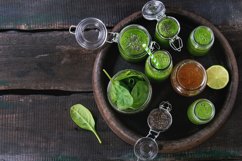 Green spinach smoothie Product Image 1