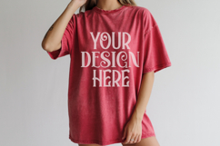 Crimson Comfort Colors 1717 T-shirt Mockups, Real Model Product Image 1