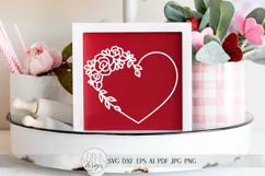 Floral Heart Wreath SVG | Valentine's Day Heart Wreath SVG | Product Image 1