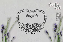 Mr and Mrs sign, Family Last Name Floral wreath, Rustic Sign Product Image 2