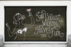 Magloria - Swirly Handwritten Font Product Image 4