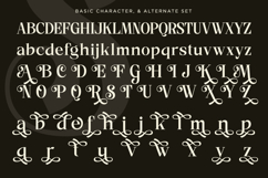 Maloine - Decorative Serif Font Product Image 9