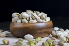fried green pistachio nuts in a shell Product Image 1