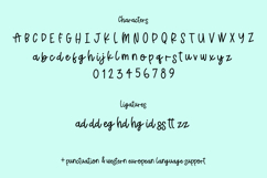 Blossomly Font Product Image 10