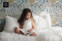 Girl&#039;s Room Wallpaper Model Mockup, Seamless Pattern Preview Product Image 1