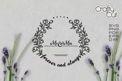 Mr and Mrs sign, Family Last Name Floral wreath, Rustic Sign Product Image 2