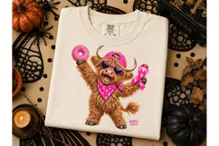 Highland Cow Breast Cancer PNG Tee Product Image 2
