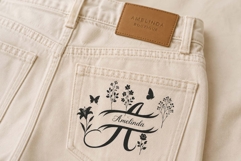 Davina Flower Monogram Product Image 3