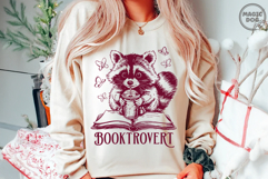 Booktrovert|Vintage Raccoon Reading|Bookish|Book Lover Gifts Product Image 5