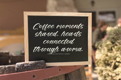 Delighta - Modern Handwritten Font Script Product Image 4