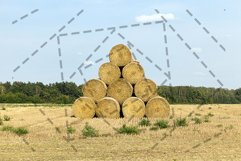 cylindrical stack of straw Product Image 1