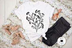black dry weeds outline drawing on a white T-shirt