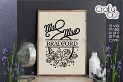 Mr and Mrs sign, Family Last Name Floral wreath, Rustic Sign Product Image 1