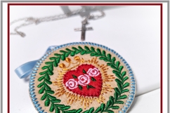 Felt ITH Catholic heart with crown wreath design Product Image 4