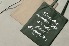 History Kindes - Modern Calligraphy Script Font Product Image 5