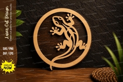 Climbing Gecko Circle Laser Cut SVG Design climbing gecko sv Product Image 1