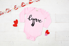 Minimalist love word art SVG with handwritten calligraphy style, thick smooth strokes, perfect for crafting gifts, home decor, and romantic designs.