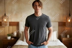Man wearing dark grey t shirt casual Product Image 1
