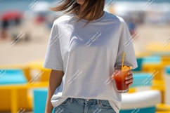 Gray t shirt beach drink image Product Image 1